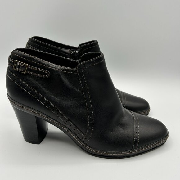 Clarks Artisan Boots 8.5M Black Leather Heeled Low Ankle Booties Cap Toe - Picture 6 of 14